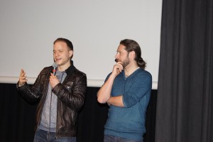 BTX.: Adrian Goiginger (li.) und Dominik Wallner auf der Bühne der Blackbox im Nexus. Foto: Robert Kalss