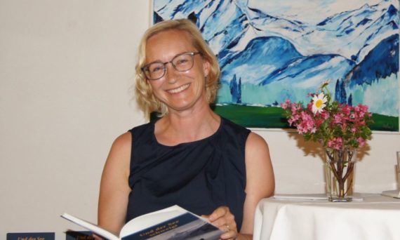 Susanne Huber bei ihrer Lesung im Meixnerhaus Kaprun.